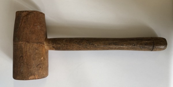 ROUND WOODEN MALLET PIC 3